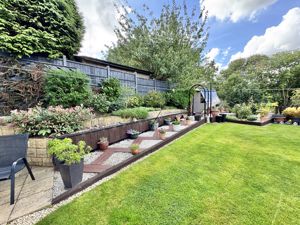 Photo 25- click for photo gallery